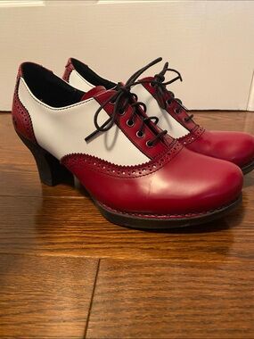 Two-Tone Red and White Lace-Up Women’s Heel